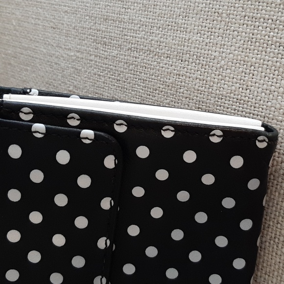 Hello Kitty Wallet - Picture 15 of 17